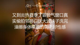   漂亮熟女阿姨上位全自动 这对大奶子太诱人了 被怼的爽叫不停 奶子哗哗 内射