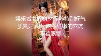 【好色的女人】居家不堪寂寞看着A片掰开裤子抠弄阴蒂自慰 揉捏奶头泄欲火