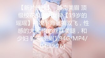 【新片速遞】 大奶美女3P 被两个黑祖宗超大肉棒轮流无套输出 爽叫不停 颜射 