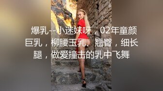  榨汁机妹妹让小哥玩双飞，听狼友指挥交大鸡巴轮草抽插，都快干不动了，一起抠两妹妹的骚穴