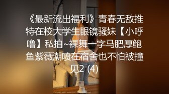 反差女友在公厕帮我口交