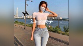 震撼兄妹乱伦【意淫自己妹妹】 楼道撕妹妹黑丝，后入口交轮番上阵，强上内射，衣服都没脱！新鲜又刺激