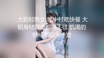 大神直接闯入商场女厕偷拍 大阴唇长的像小鸡的卷发少妇